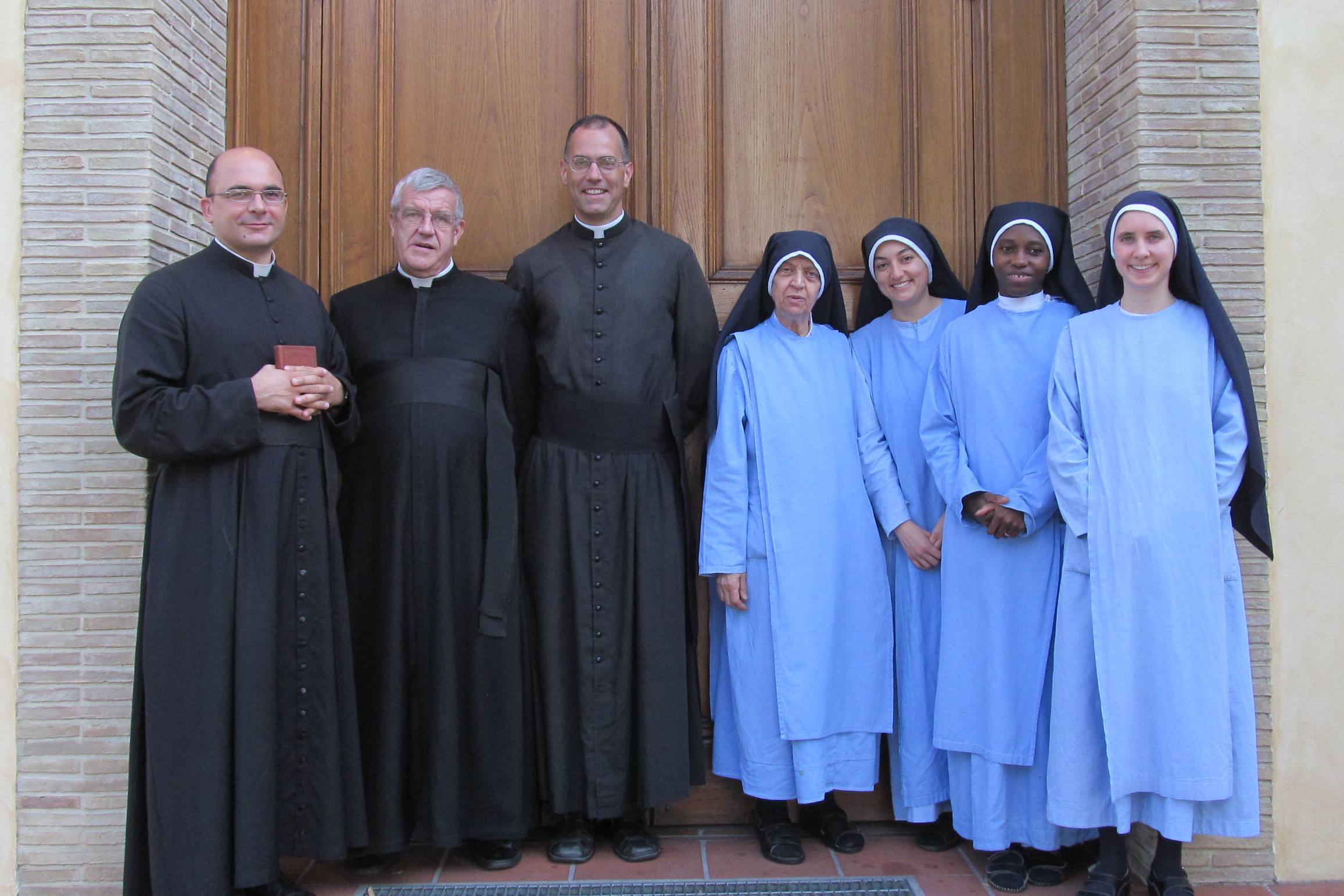 Comunità dei sacerdoti e suore del priorato