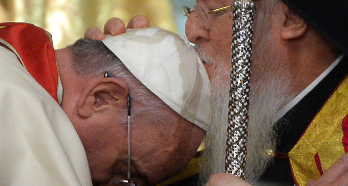 Bartolomeo non benedice il papa