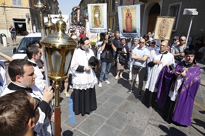 processione clero