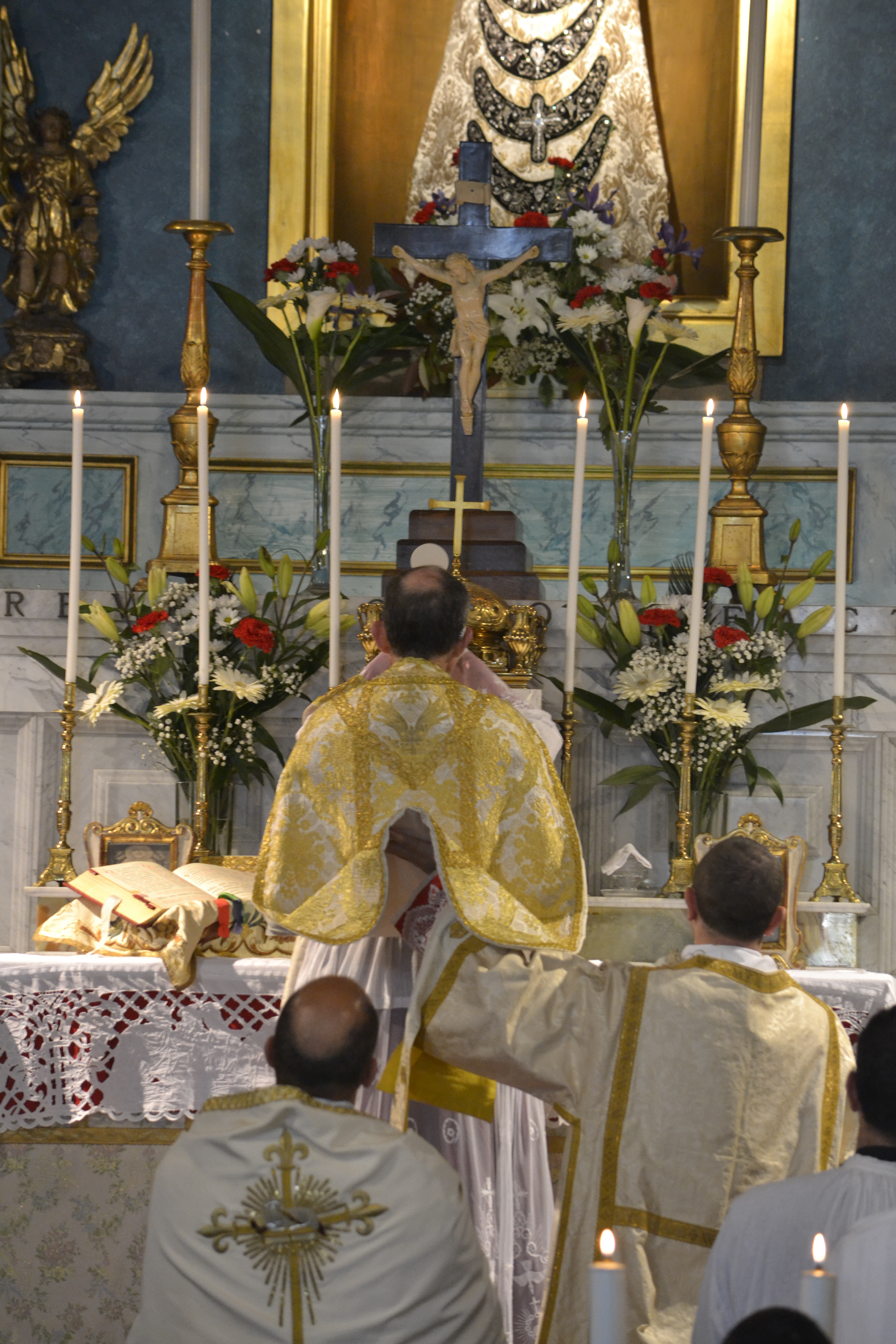 elevazione alla  S. Messa Priorato Madonna di Loreto