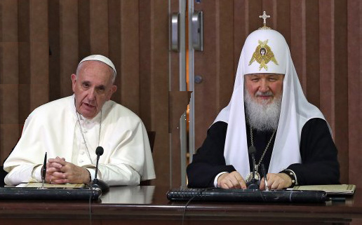 Papa Bergoglio con il Patriarca scismatico russo