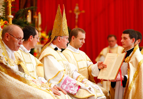 mons. Fellay a Zaitkofen per le Ordinazioni Sacerdotali